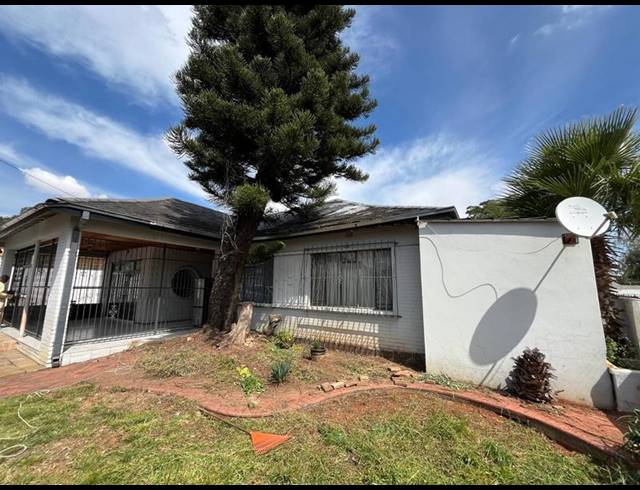 7 BEDROOM HOUSE FOR SALE IN ORANGE GROVE